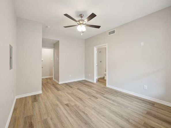 5325  Bent Tree Forest Drive  1103, Dallas Texas 75248