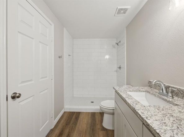 5325  Bent Tree Forest Drive  1103, Dallas Texas 75248