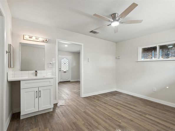 321  Duke Street , Garland Texas 75043