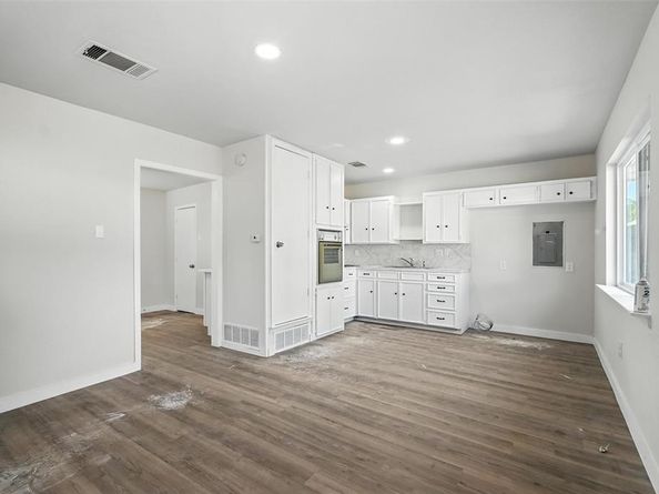 321  Duke Street , Garland Texas 75043