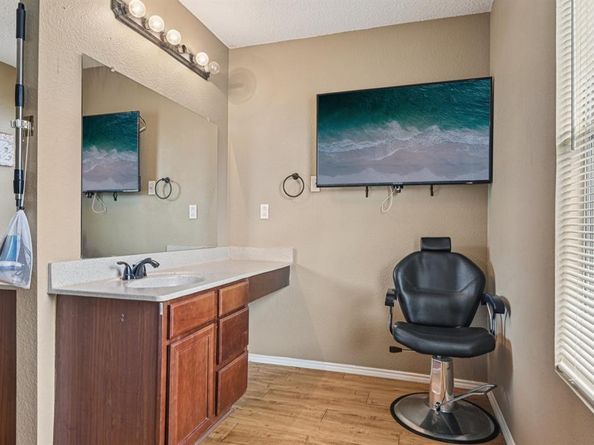 6756  Shadow Creek Drive , Dallas Texas 75241