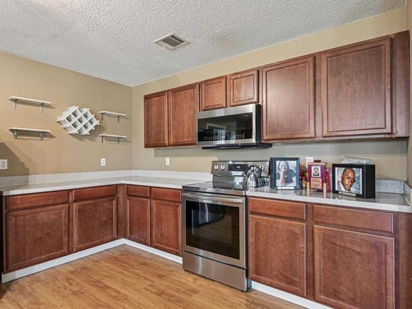 6756  Shadow Creek Drive , Dallas Texas 75241