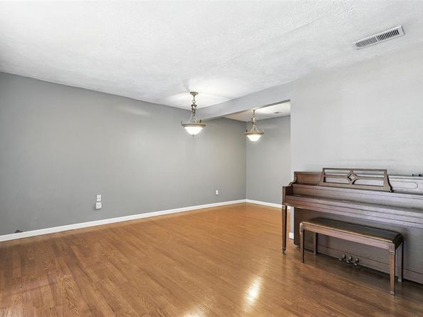 6413  Winn Street , Fort Worth Texas 76133