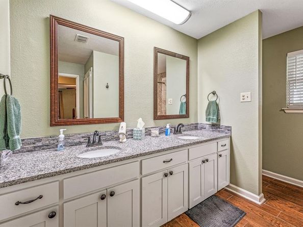 1722  Wanda Way , Arlington Texas 76001