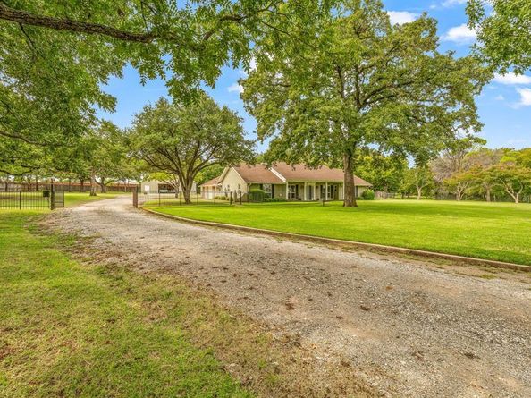 1722  Wanda Way , Arlington Texas 76001