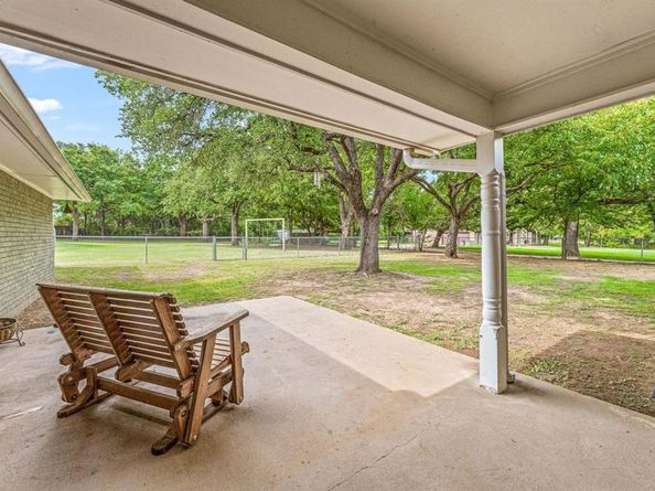 1722  Wanda Way , Arlington Texas 76001