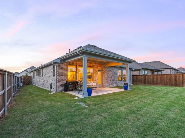 2102  Clear Water Way , Royse City Texas 75189