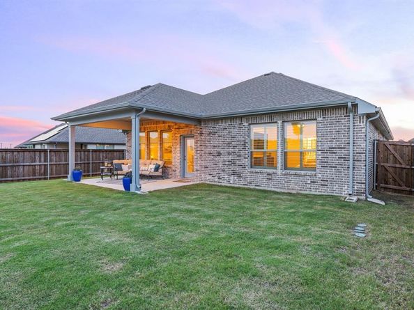 2102  Clear Water Way , Royse City Texas 75189