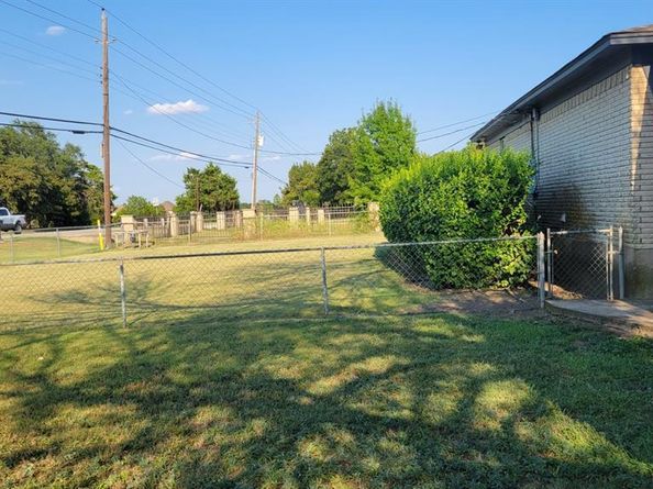 824  Keysville Avenue , DeSoto Texas 75115