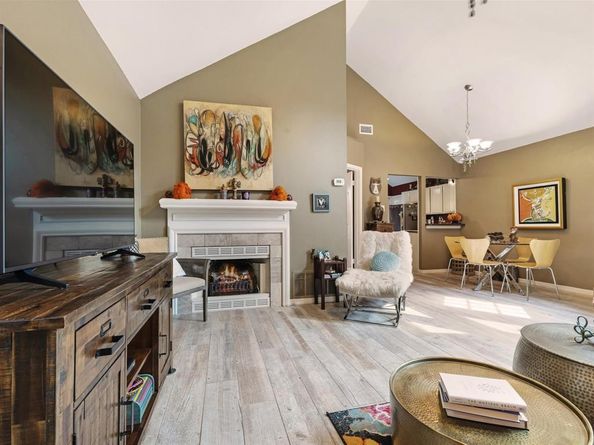 4108  Hollow Oak Drive , Dallas Texas 75287