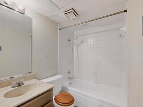 1603 N Garrett Avenue  102, Dallas Texas 75206