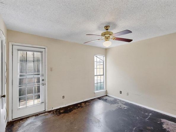 1603 N Garrett Avenue  102, Dallas Texas 75206