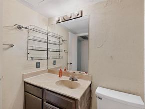 1603 N Garrett Avenue  102, Dallas Texas 75206