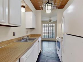 1603 N Garrett Avenue  102, Dallas Texas 75206