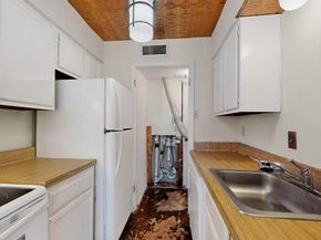 1603 N Garrett Avenue  102, Dallas Texas 75206