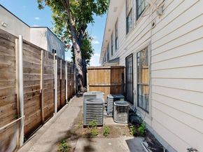 1603 N Garrett Avenue  102, Dallas Texas 75206