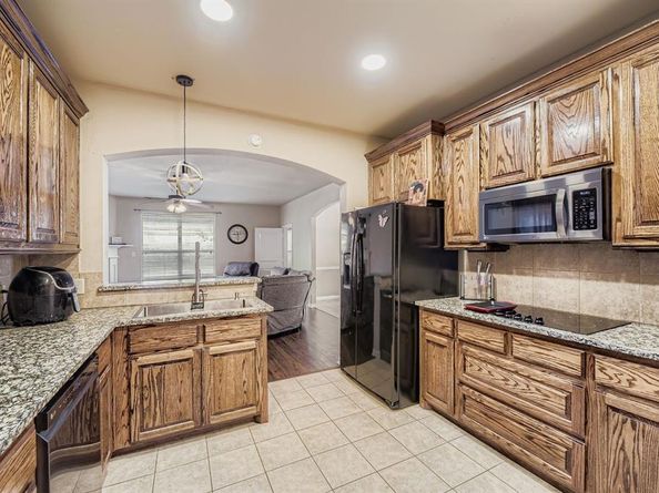 917  John Kennedy Drive , Saginaw Texas 76179