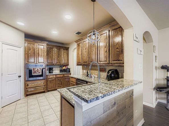 917  John Kennedy Drive , Saginaw Texas 76179