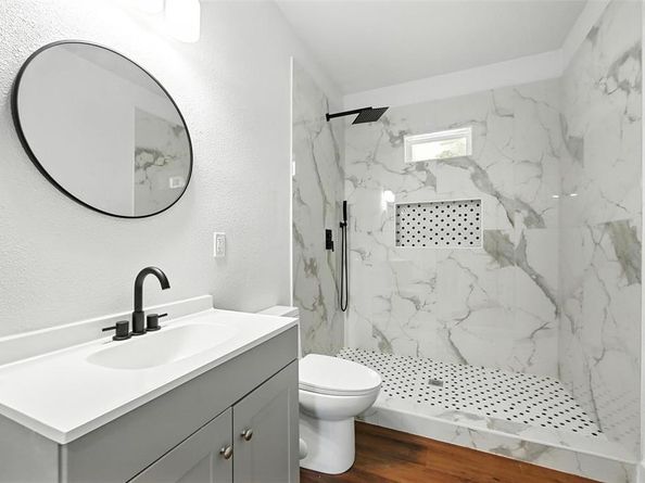 1629  Pine Street , Dallas Texas 75215