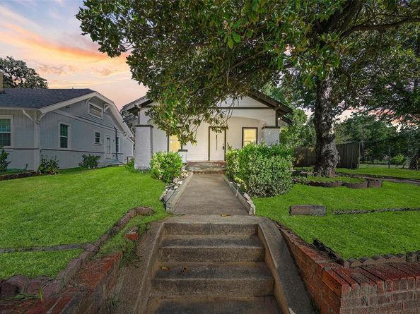 1629  Pine Street , Dallas Texas 75215