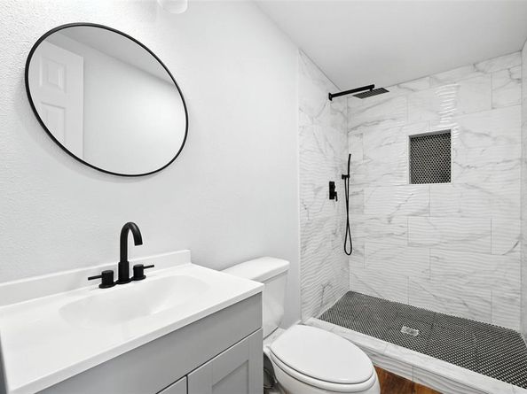 1629  Pine Street , Dallas Texas 75215