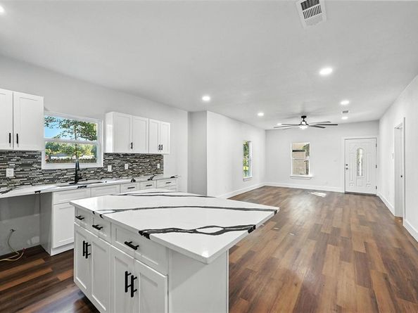 1629  Pine Street , Dallas Texas 75215