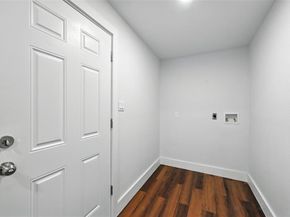 1629  Pine Street , Dallas Texas 75215