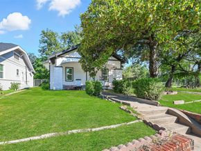 1629  Pine Street , Dallas Texas 75215