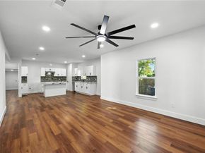 1629  Pine Street , Dallas Texas 75215