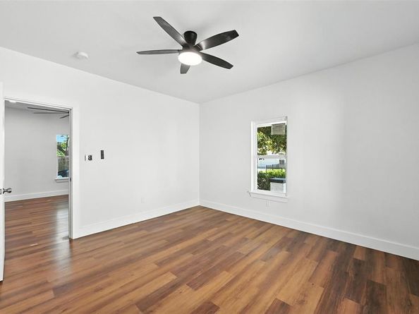 1629  Pine Street , Dallas Texas 75215