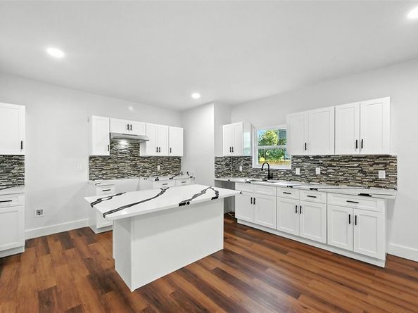 1629  Pine Street , Dallas Texas 75215