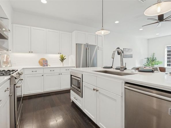 614  Finley Court , Dallas Texas 75208