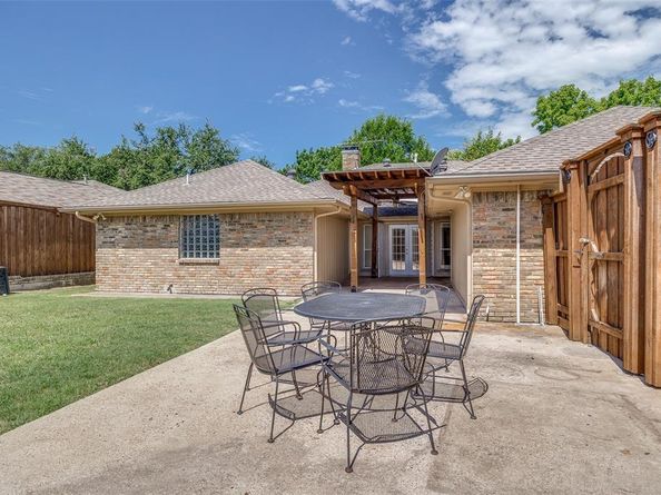 9206  Dove Meadow Drive , Dallas Texas 75243
