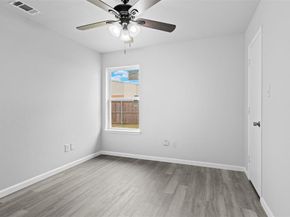 619  White Swan Drive , Arlington Texas 76002