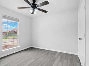 619  White Swan Drive , Arlington Texas 76002