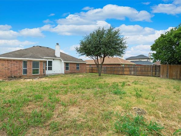 619  White Swan Drive , Arlington Texas 76002