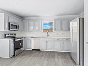 619  White Swan Drive , Arlington Texas 76002