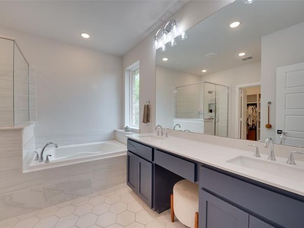 3568  Golden Bell Court , Heath Texas 75126