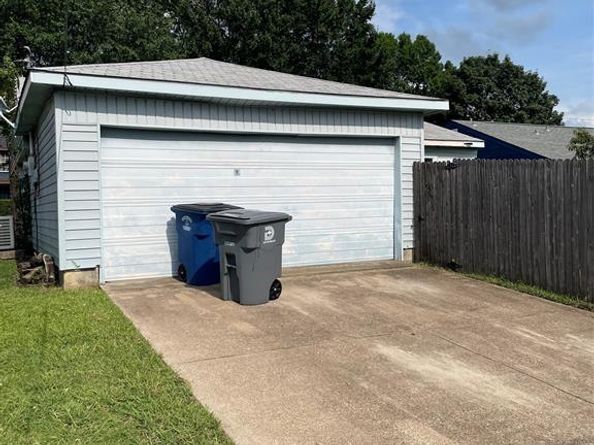 923  Brae Loch Drive , Dallas Texas 75217