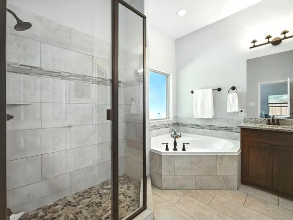 4520 N Shore Drive , The Colony Texas 75056