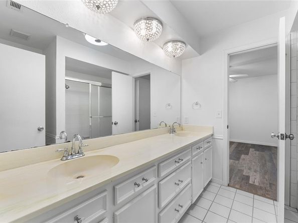 1317  Broadmoor Lane , Irving Texas 75061