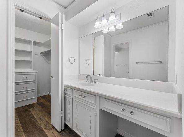 1317  Broadmoor Lane , Irving Texas 75061