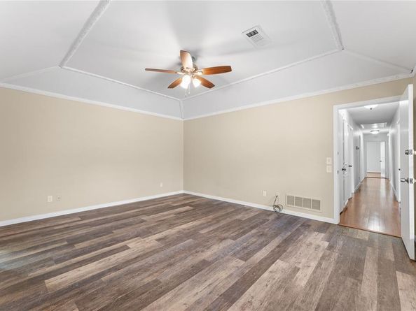 1317  Broadmoor Lane , Irving Texas 75061