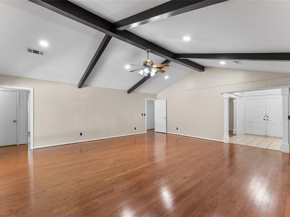 1317  Broadmoor Lane , Irving Texas 75061