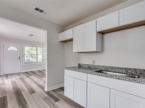 1236 E Powell Avenue , Fort Worth Texas 76104
