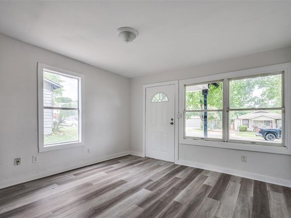 1236 E Powell Avenue , Fort Worth Texas 76104