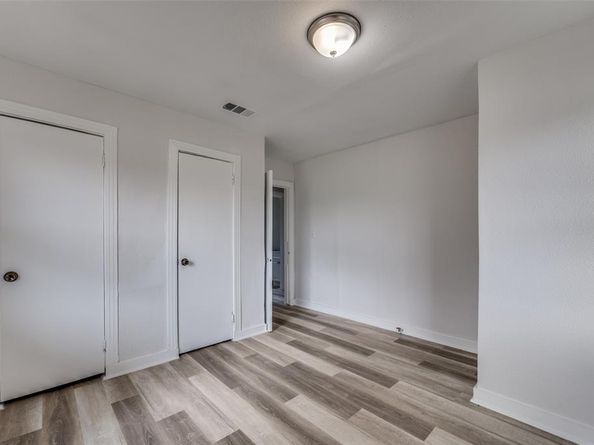 1236 E Powell Avenue , Fort Worth Texas 76104