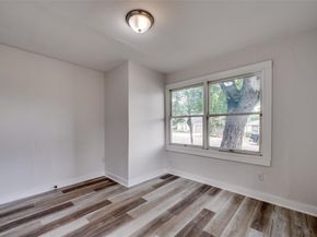 1236 E Powell Avenue , Fort Worth Texas 76104