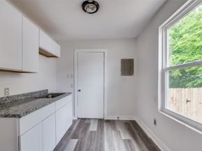 1236 E Powell Avenue , Fort Worth Texas 76104
