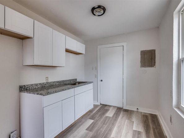 1236 E Powell Avenue , Fort Worth Texas 76104